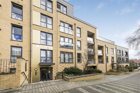 London Road, Isleworth 3 bed apartment for sale