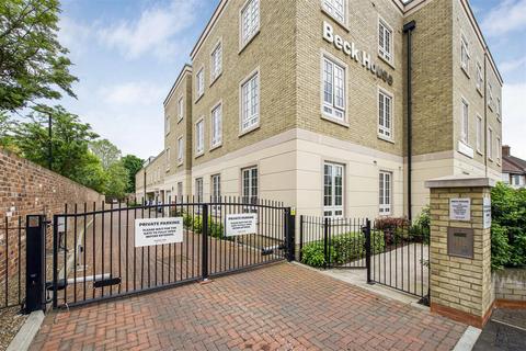 Twickenham Road, Old Isleworth 2 bed apartment for sale