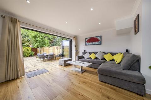 Aplin Way, Isleworth 3 bed end of terrace house for sale