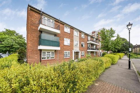 Percy Gardens, Isleworth 2 bed apartment for sale