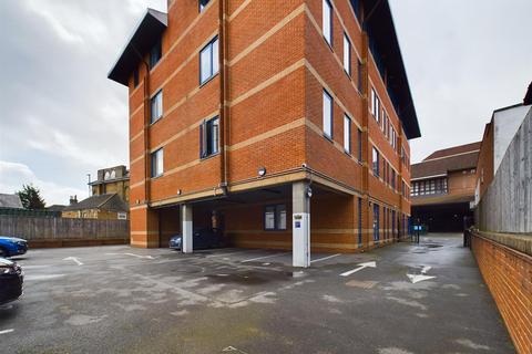 Douglas Road, Hounslow 1 bed apartment for sale