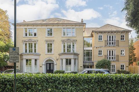 Birnam House, East Twickenham 2 bed apartment for sale