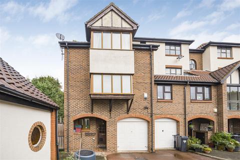 Beaumont Place, Isleworth 6 bed end of terrace house for sale