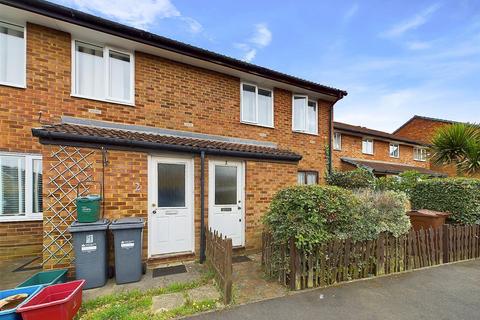 Heather Close, Isleworth 1 bed maisonette for sale