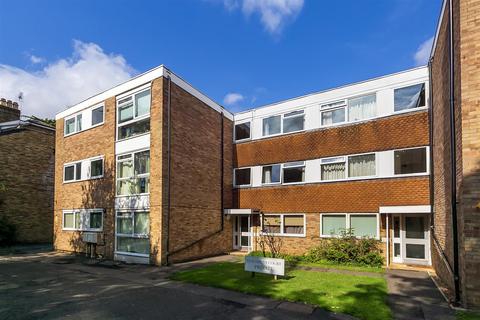 Hampton Road, Teddington 1 bed apartment for sale