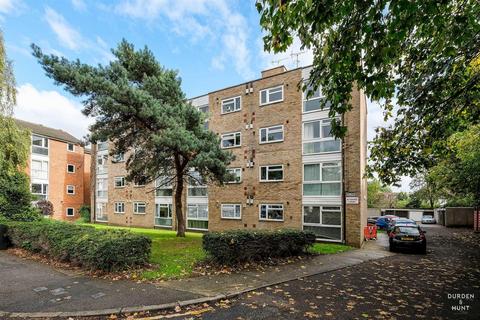 Grosvenor Road, Wanstead E11 2 bed apartment for sale