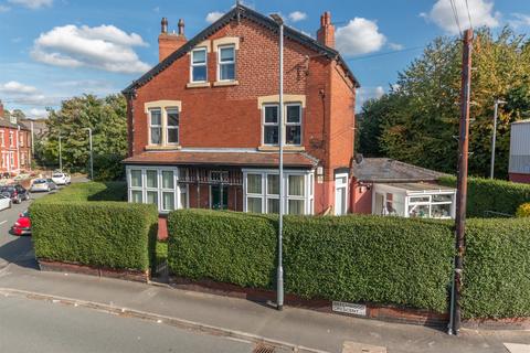 Beechwood Crescent, Burley 2 bed flat for sale