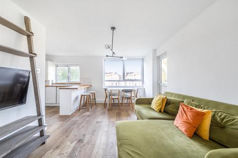 Brondesbury Road, London, NW6 1 bed flat for sale