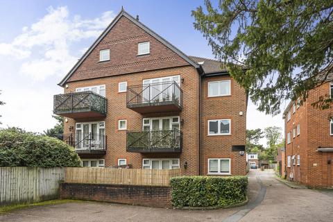 Copers Cope Road, Beckenham, Kent, BR3 2 bed flat for sale