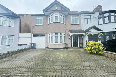 5 bedroom semi-detached house for sale