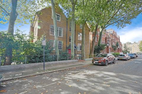 Mornington Avenue, London W14 3 bed flat for sale