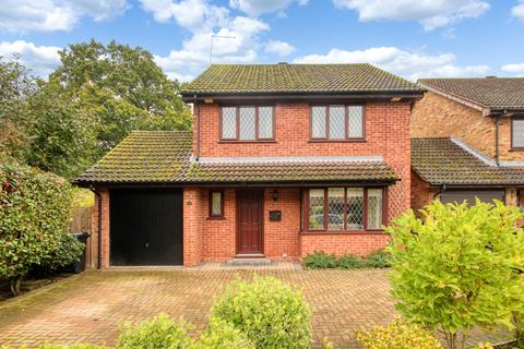 Fir Cottage Road, Wokingham RG40 4 bed detached house for sale