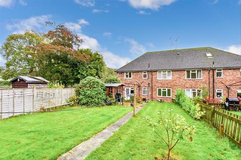 Jarvis Road, Arundel, West Sussex 2 bed ground floor maisonette for sale