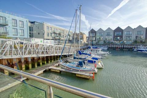 Waterside Marina, Brightlingsea CO7 2 bed apartment for sale