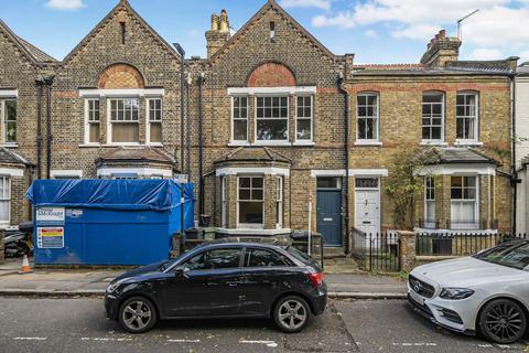 Priory Grove, Stockwell, London, SW8 2 bed flat for sale