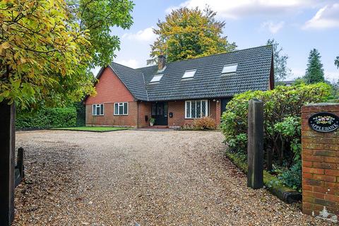 Wood Road, Hindhead, Surrey, GU26 5 bed detached house for sale