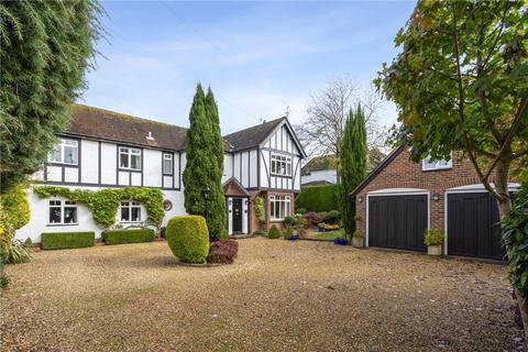 London Road, Marlborough, SN8 4 bed detached house for sale