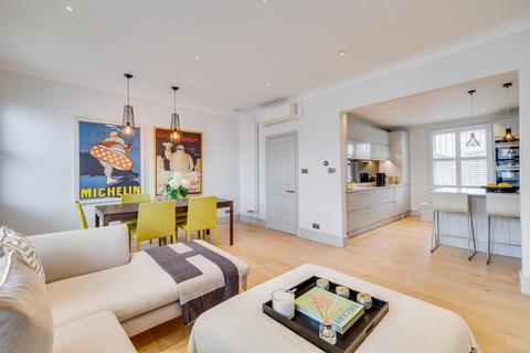 Chesilton Road, Fulham, London 3 bed maisonette for sale