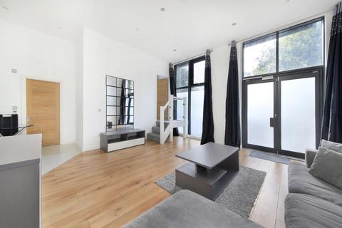 Gwynne Road, London 1 bed flat for sale