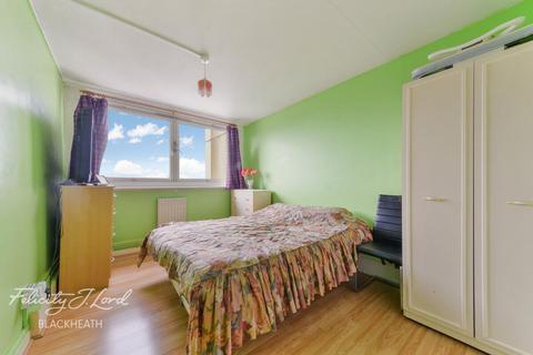 Nightingale Vale, London 2 bed flat for sale
