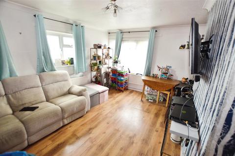 Audley Way, Basildon, Essex, SS14 2 bed maisonette for sale