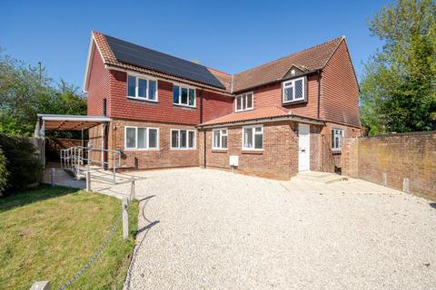 Woking,  Surrey,  GU21 6 bed detached house for sale