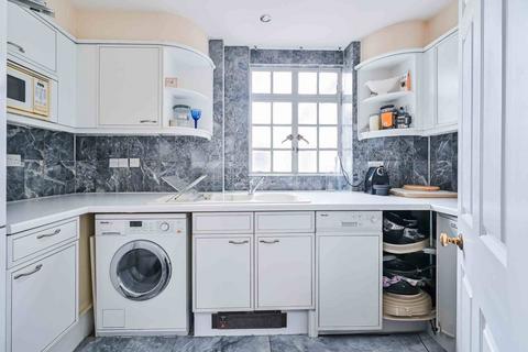 Chiltern Court, Baker Street, London... 1 bed flat for sale