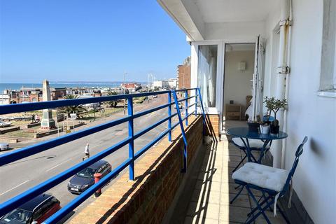De La Warr Parade 2 bed flat for sale