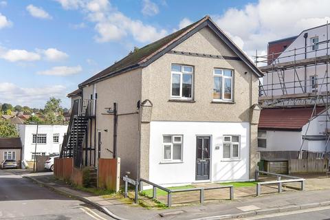 Coulsdon Road, Caterham, Surrey 1 bed flat for sale
