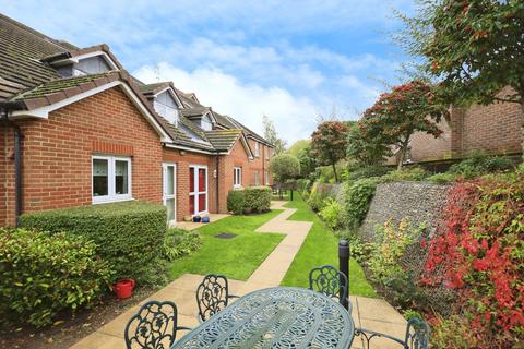 Garrett Court, Hailsham BN27 1 bed apartment for sale