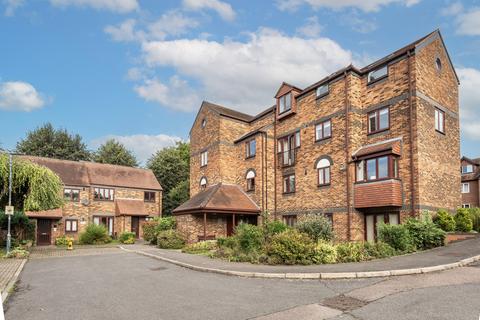 Belmont Hill, Hertfordshire AL1 2 bed apartment for sale