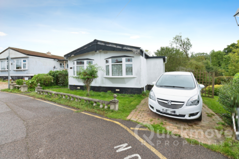 Brentwood, Essex, CM13 2 bed park home for sale