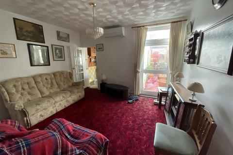 Knox Road, Portsmouth, Hampshire 2 bed terraced house for sale