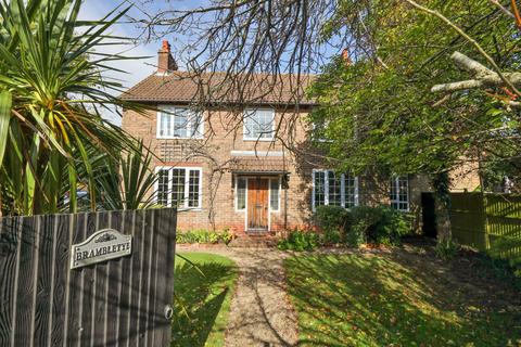 Gloucester Road, Burgess Hill, RH15 5 bed detached house for sale