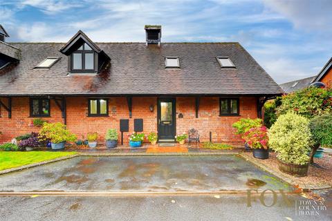 Holt Castle Barn, Worcester WR6 2 bed barn conversion for sale