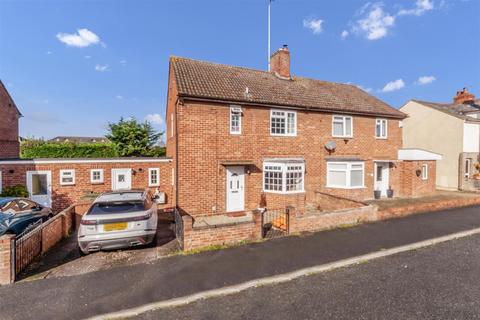 Kings Road, Evesham 3 bed semi