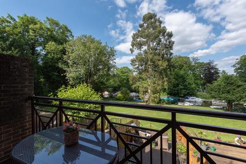 Sycamore Way, Teddington 4 bed terraced house for sale