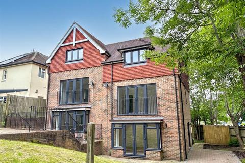 London Road, Burgess Hill 4 bed semi
