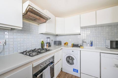 Freetrade Wharf, Wapping, London, E1W 2 bed flat for sale