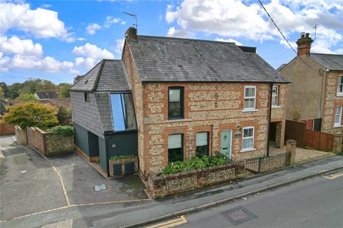 Upper Hale Road, Farnham, Surrey, GU9 3 bed semi