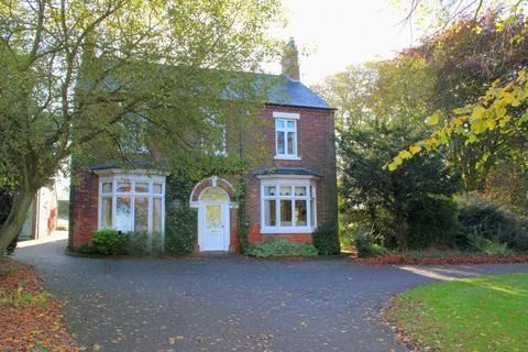 Brigg Road, Wrawby, DN20 6 bed detached house for sale