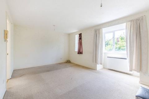 Cumberland Place, Catford, London, SE6 2 bed flat for sale