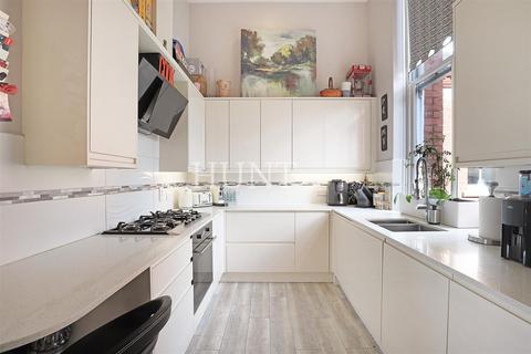 Tavistock House, Repton Park... 2 bed apartment for sale