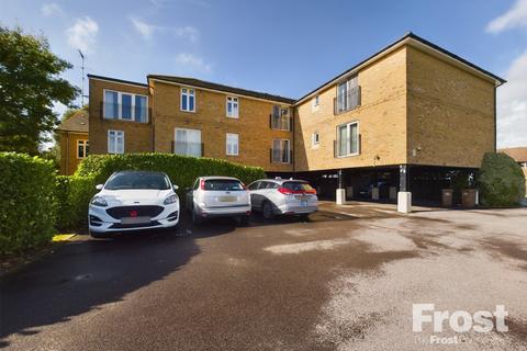 London Road, Ashford, Surrey, TW15 2 bed apartment for sale