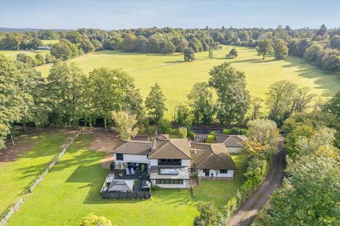 Finchampstead, Berkshire, RG40 4 bed detached house for sale