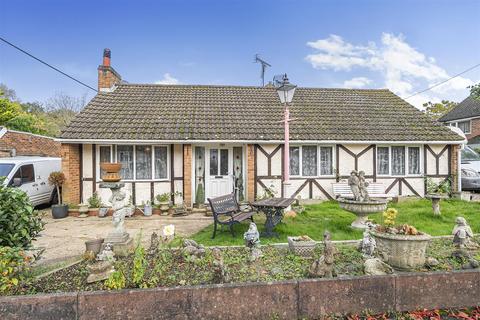 Cranford Park Drive, Hampshire GU46 3 bed detached bungalow for sale