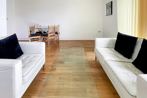 Vantage Building, Hayes, UB3 1 bed flat for sale