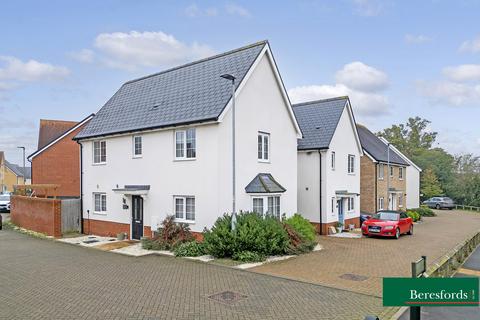 Driver Way, Witham, CM8 3 bed link detached house for sale