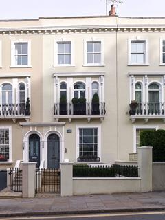 Kensington Park Road, London W11 3 bed terraced house for sale