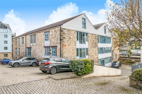 Penryn 2 bed apartment for sale